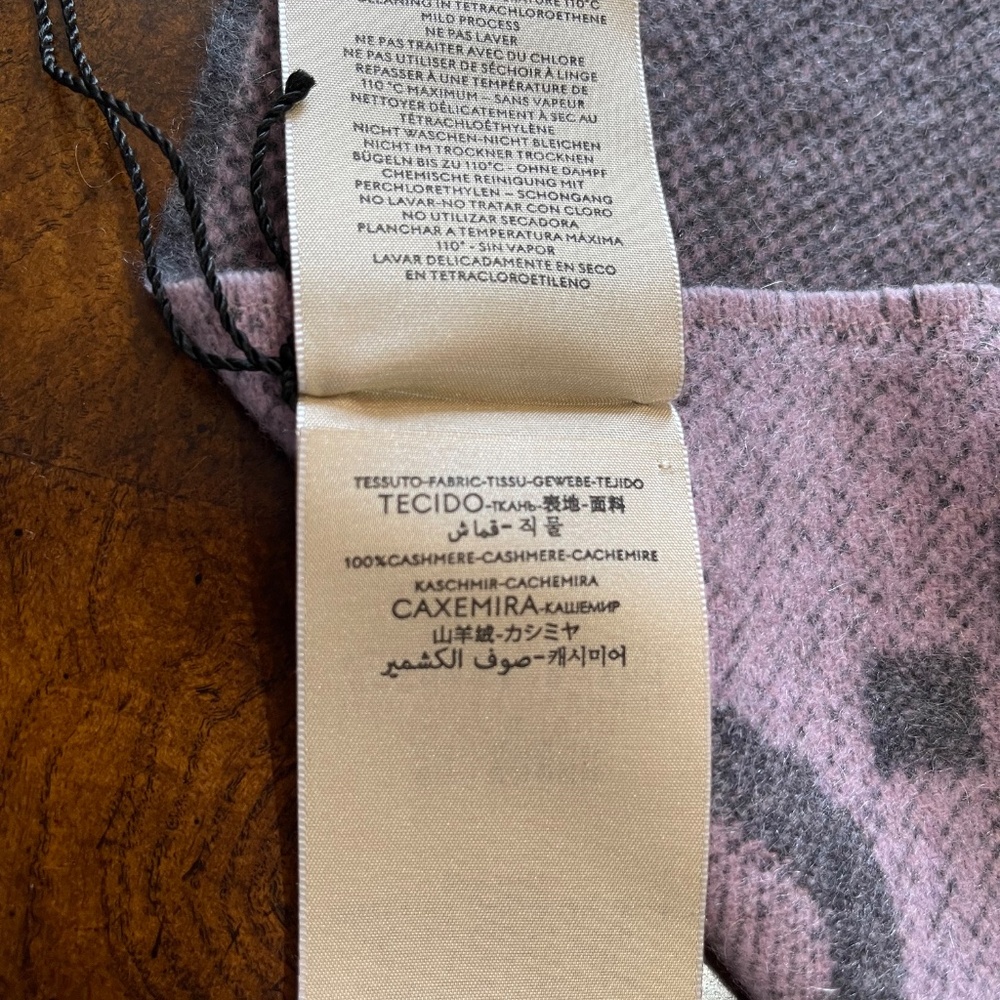 GUCCI CASHMERE SCARF - Picture 2 of 11
